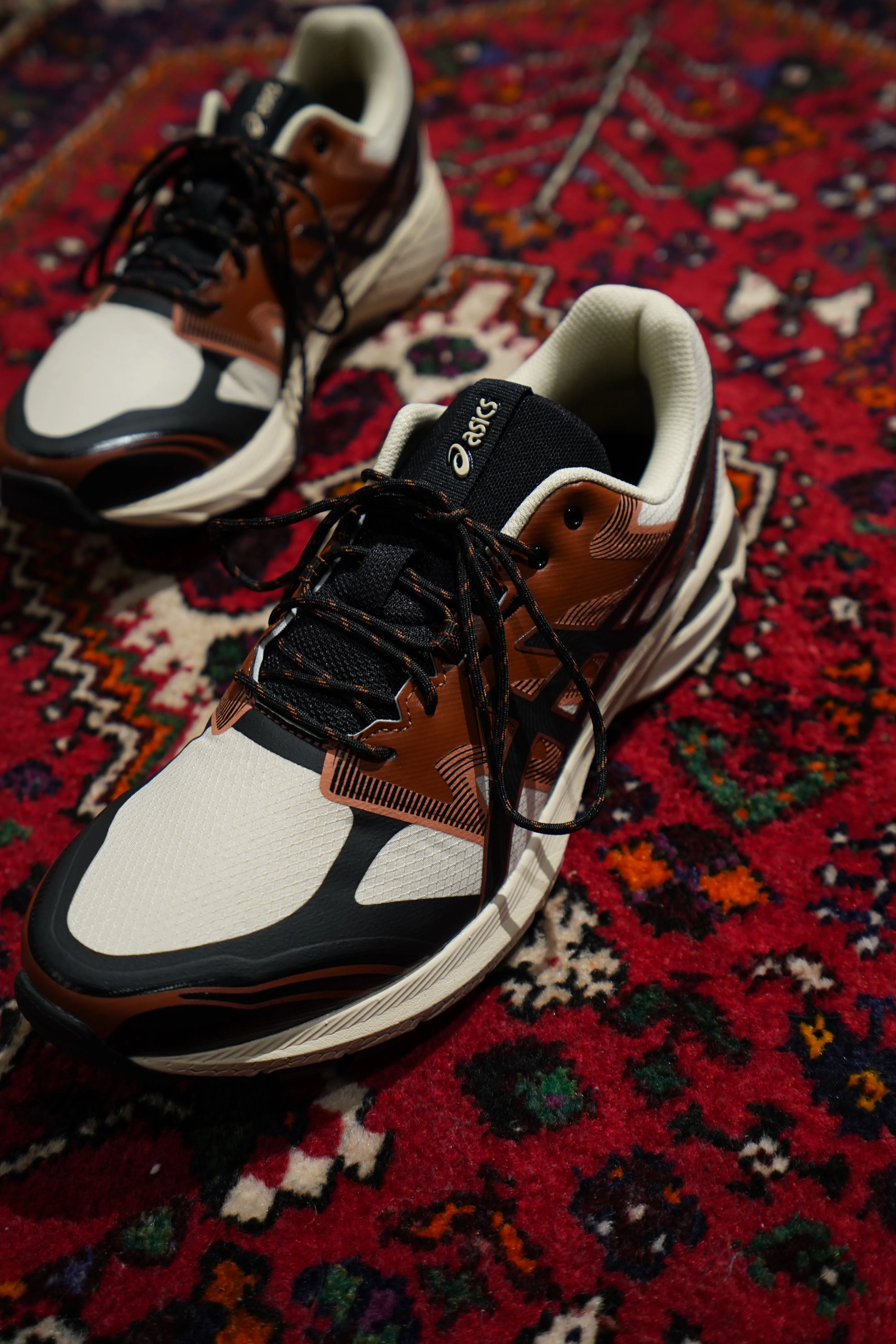 asics GEL-TERRAIN (VANILLA/BLACK)