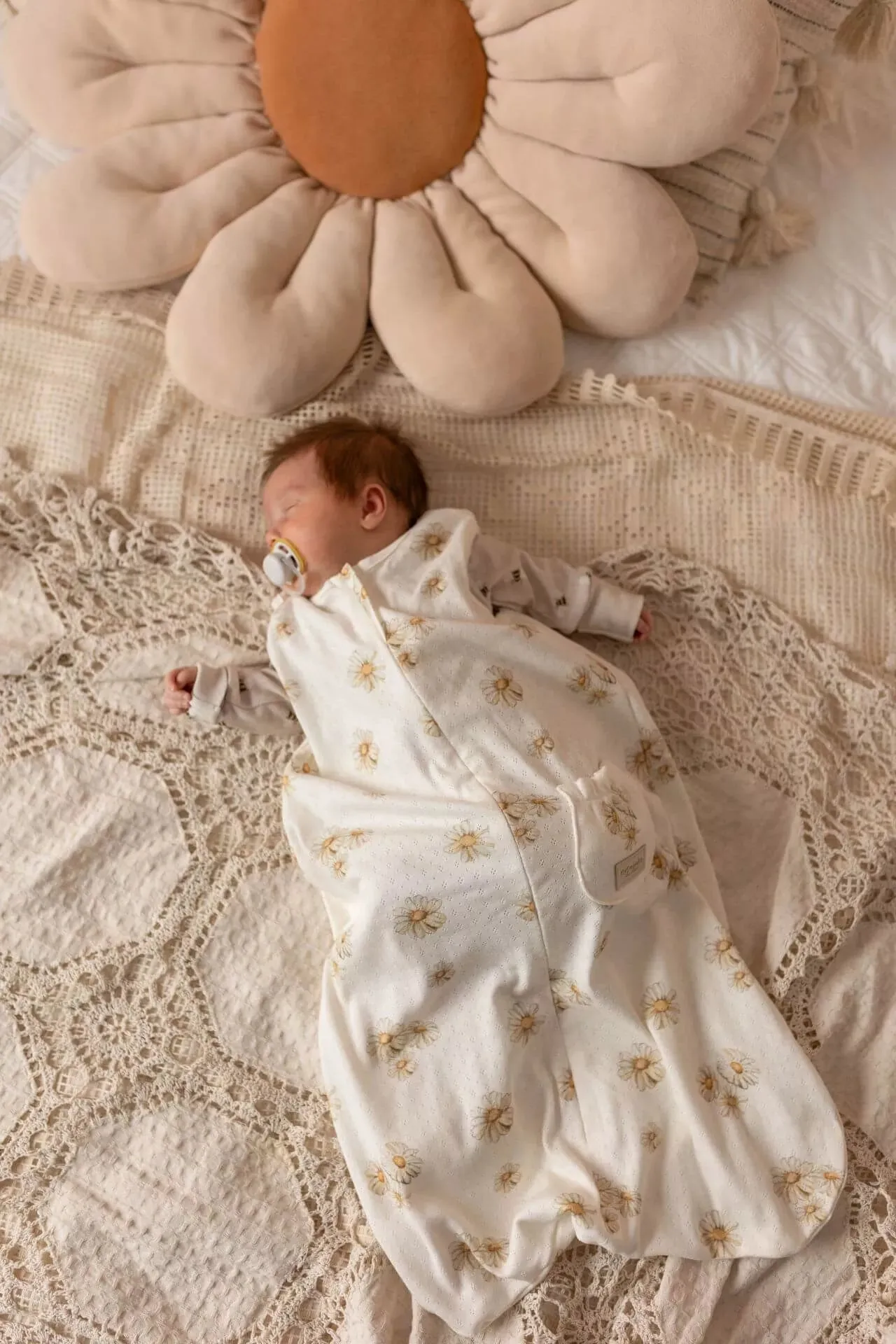 Light Openwork Baby Sleeping Bag - Daisies - 0-6 months